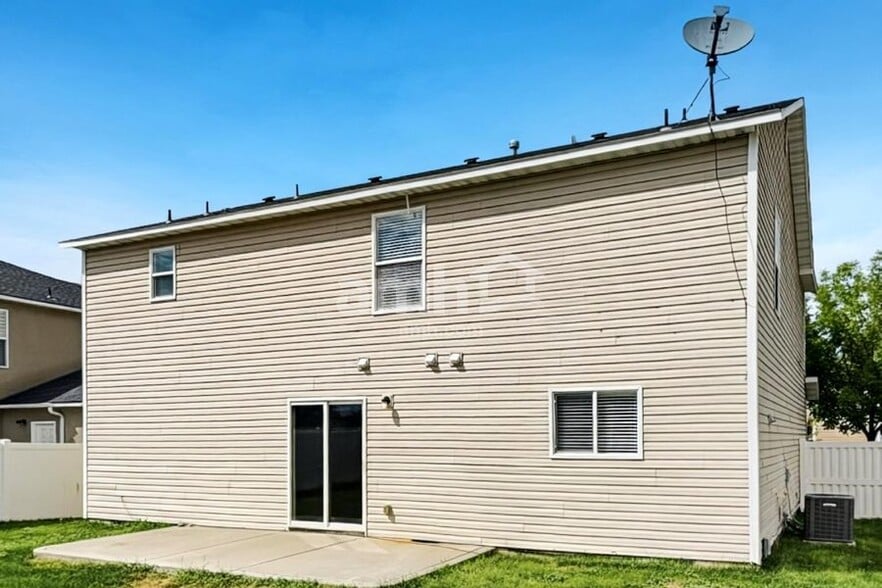 Building Photo - 363 E Ivy Glade St