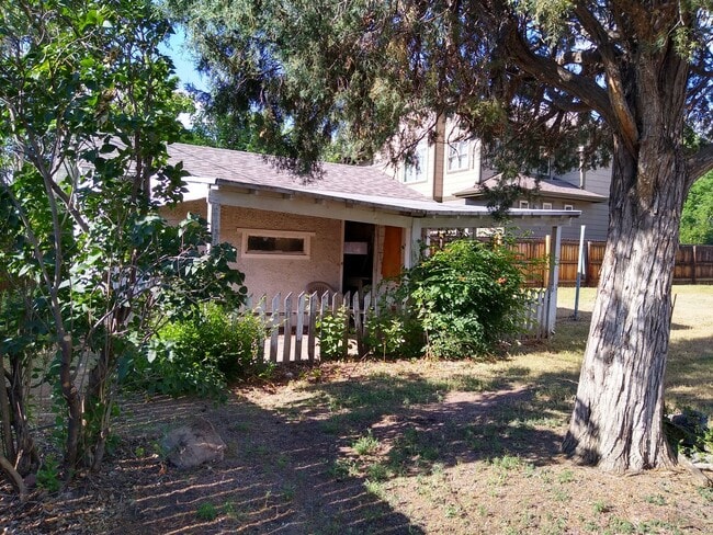 Building Photo - DU Charming 1920's Bungalow 2 Beds 1 Bath  Available Now