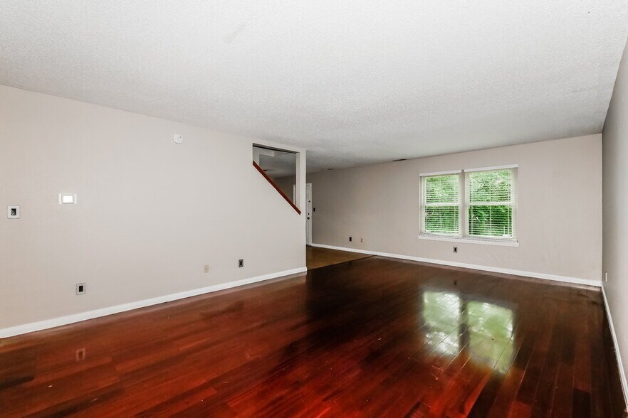 Building Photo - 4008 Crabtree Ct