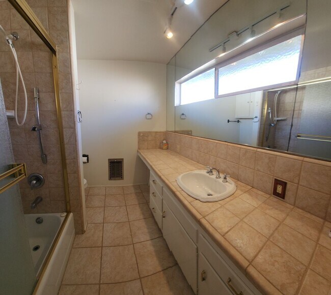 Building Photo - THOSE MORRO BAY VIEWS! Bright and Airy 2 bedroom 2 bath house near Embarcadero