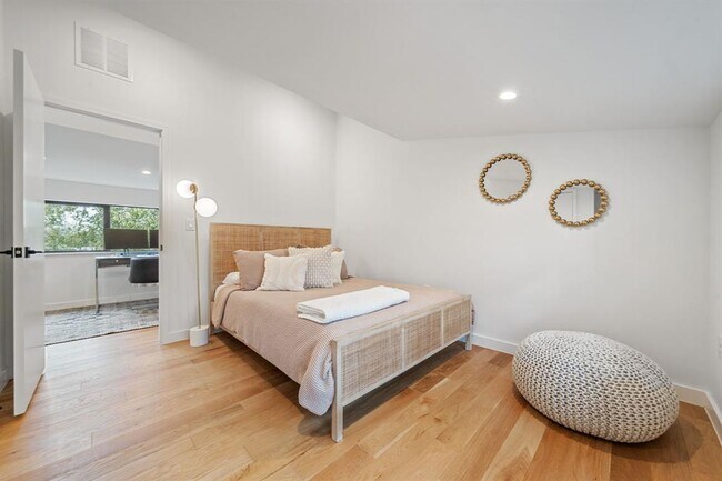 Building Photo - 2509 Durwood St