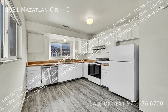 Building Photo - 1051 Mazatlan Cir