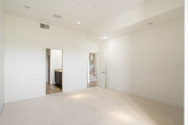 Building Photo - 7700 E Gainey Ranch Rd