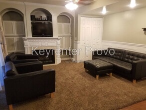 Building Photo - 1686 Hickory Ln