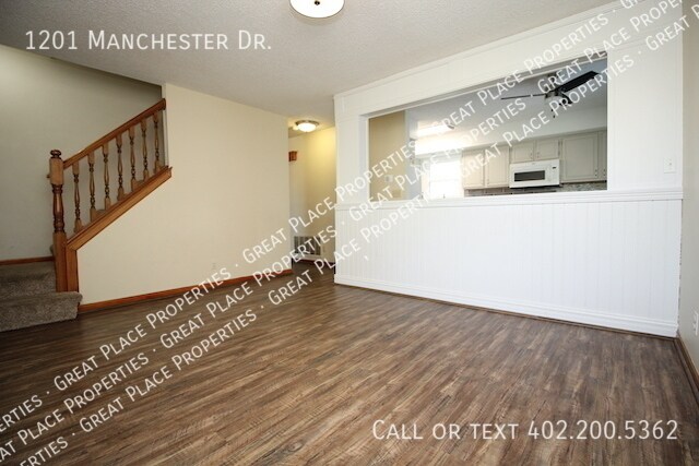 Building Photo - 1201 Manchester Dr
