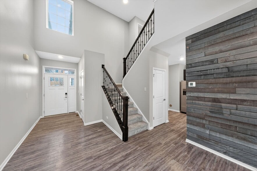 Building Photo - 1675 Kraft Ave