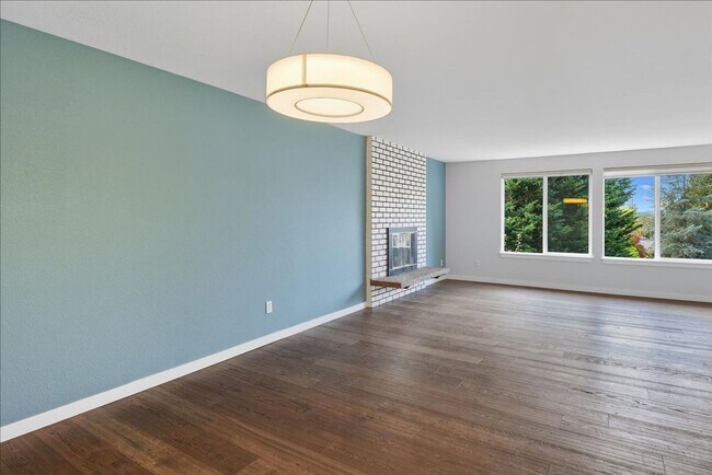 Building Photo - 4bd/2.5ba Woodinville