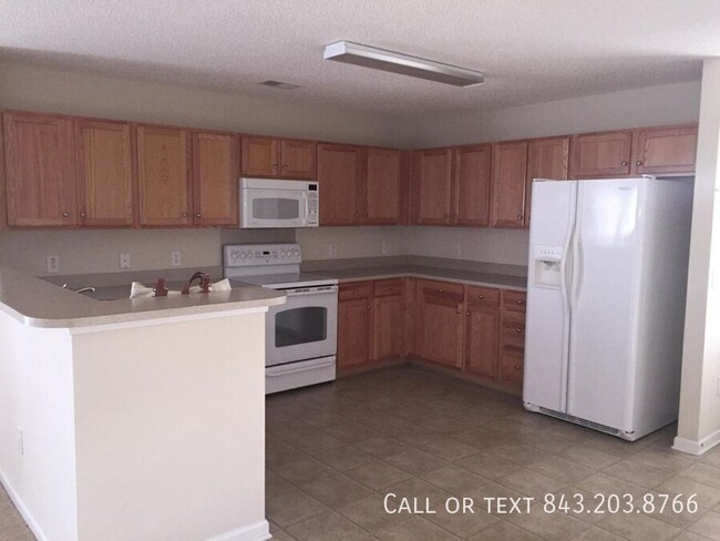 Building Photo - Beautiful 3-bedroom, 2-bathroom house loca...