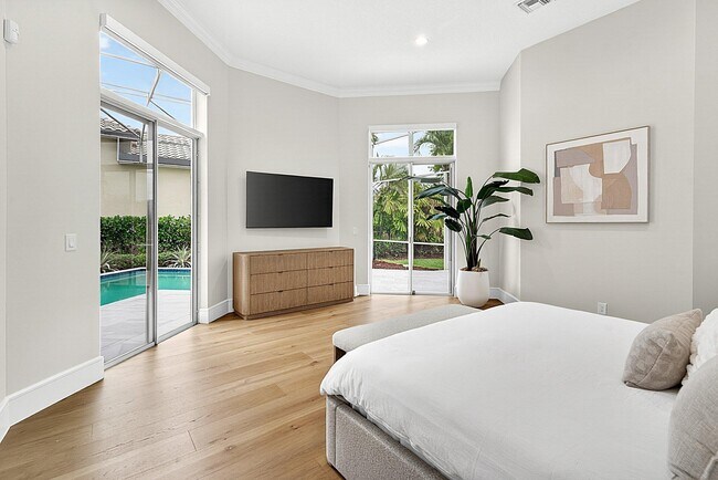 Building Photo - 1128 Crystal Dr