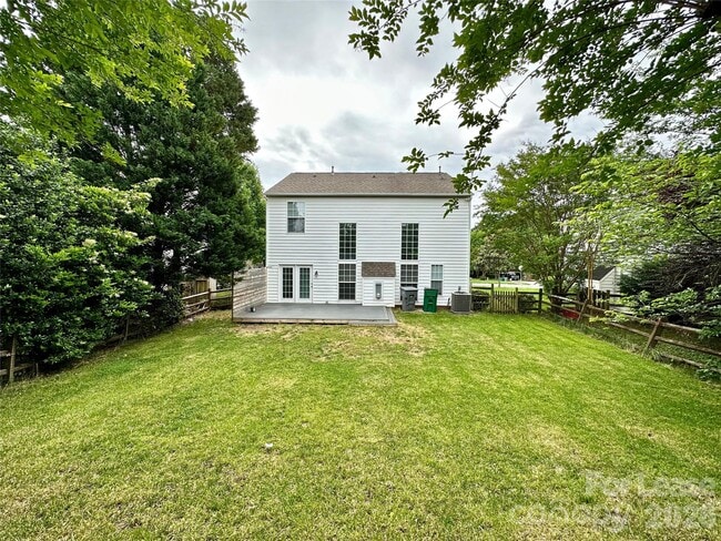 Building Photo - 5307 Bentgrass Run Dr