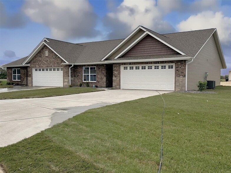Building Photo - 2018 Serenade Ln