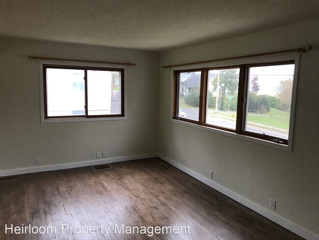 Building Photo - 1 br, 1 bath House - 907 W 6th Street