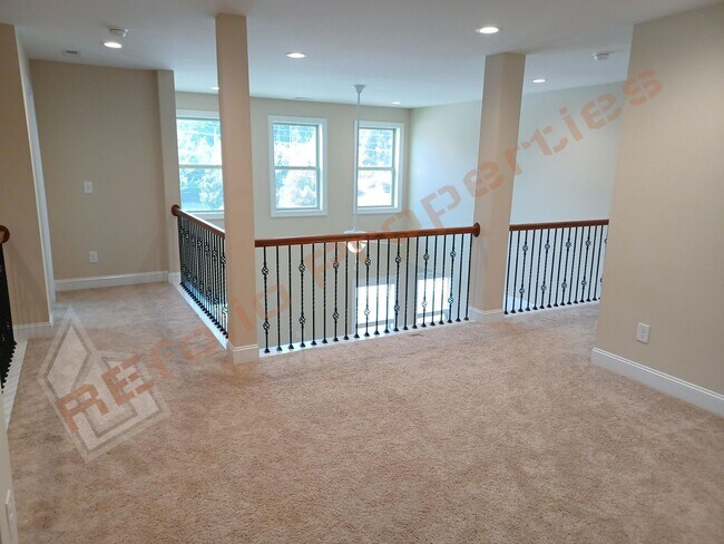 Building Photo - Luxury 5 Bedroom, 3 Bath, 2-Car Garage End Unit Townhouse w/1st level Primary Suite + Guest Suite...