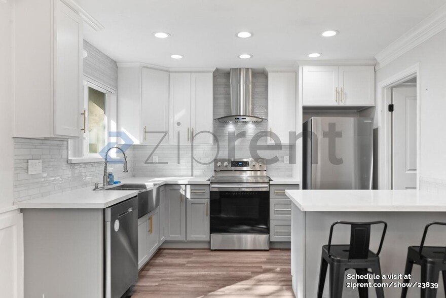 Building Photo - 686 Whitewater Ct