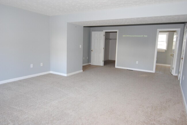 Building Photo - 65 Georgetown Dr