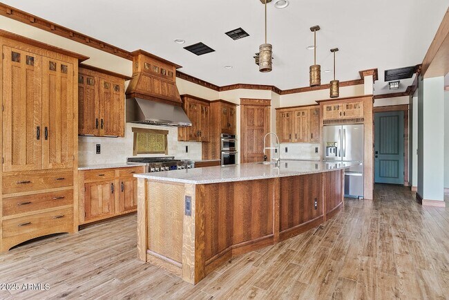 Building Photo - 3123 E Cat Balue Dr