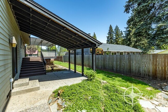 Building Photo - 9313 NE 81st Ave