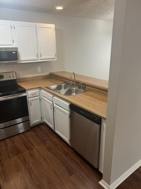 Building Photo - 1904 Tryon Dr