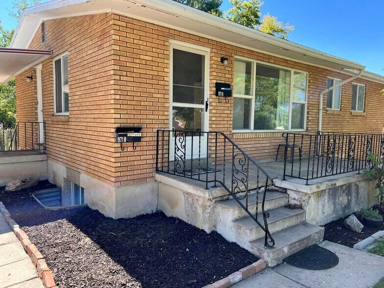 Building Photo - 971 Bel Mar Dr