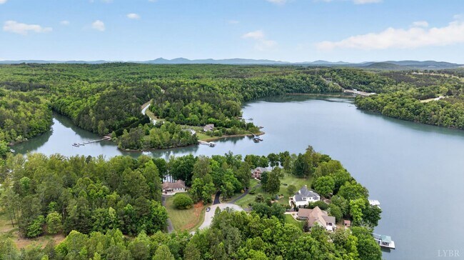 Building Photo - 308 Acres Ct