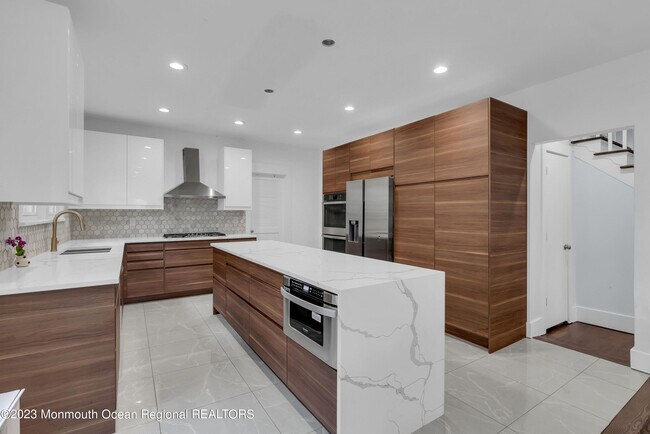 Building Photo - 309 Cedar Ave