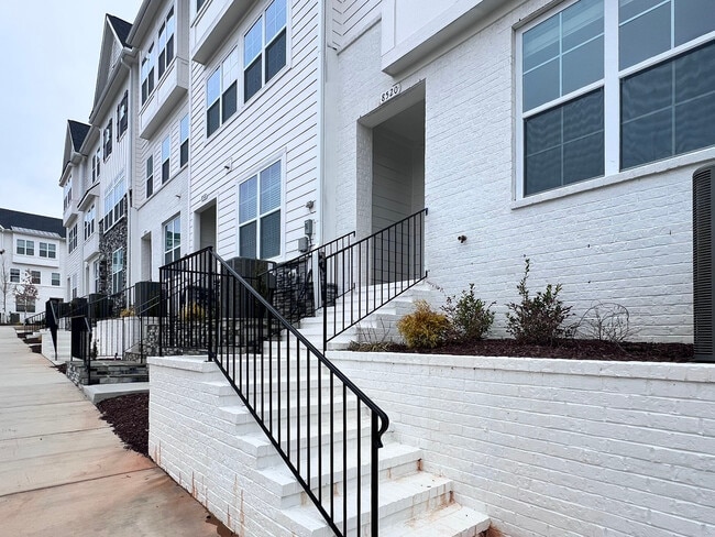 Building Photo - 8520 Silsbee Dr