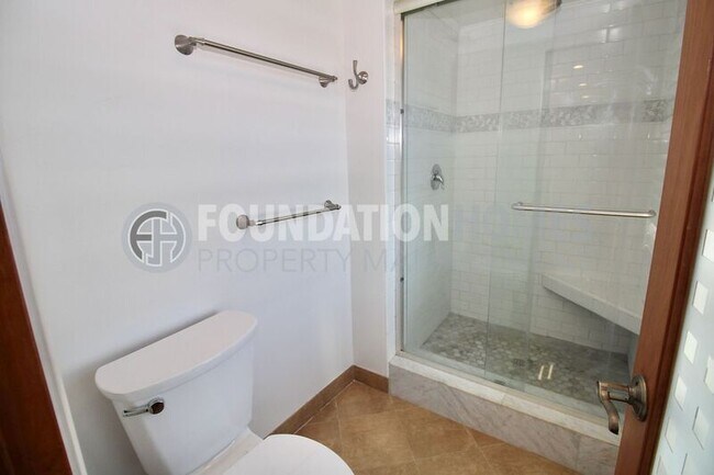 Building Photo - 373 San Luis Way