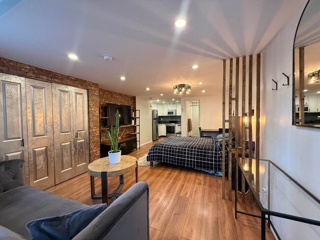 Building Photo - 42 Willow Wood Ct