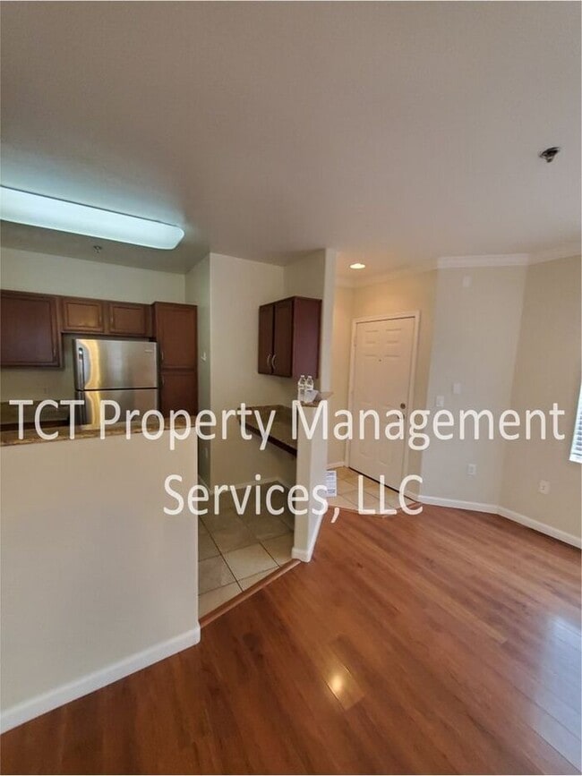 Building Photo - 2 bed/2bath Nestled in the Gated community of Villa Real/Arpeggio.