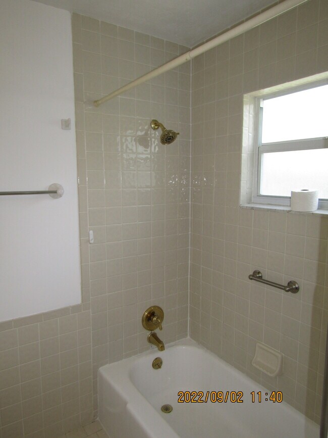 Building Photo - 736 Cadiz Rd