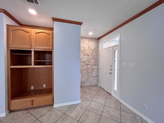 Building Photo - 4710 Sojourner St