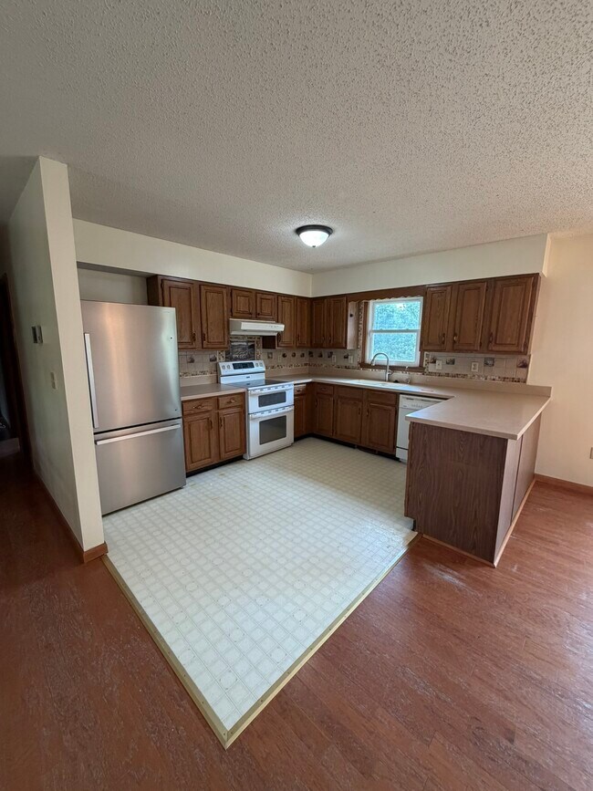 Building Photo - 20740 Harris Ln