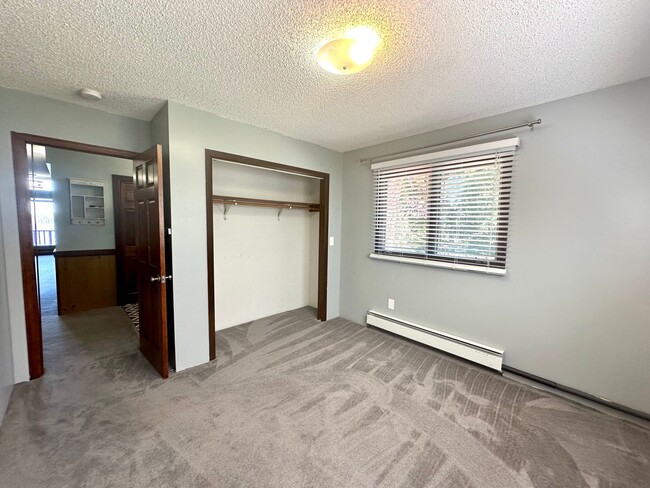 Building Photo - LAKEFRONT LIVING!
