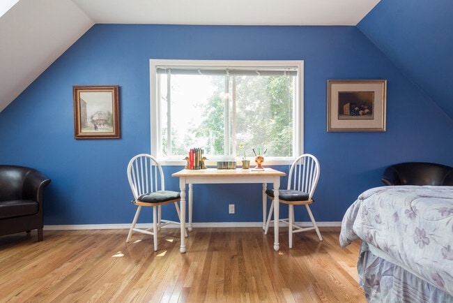 Building Photo - 900 21st Ave