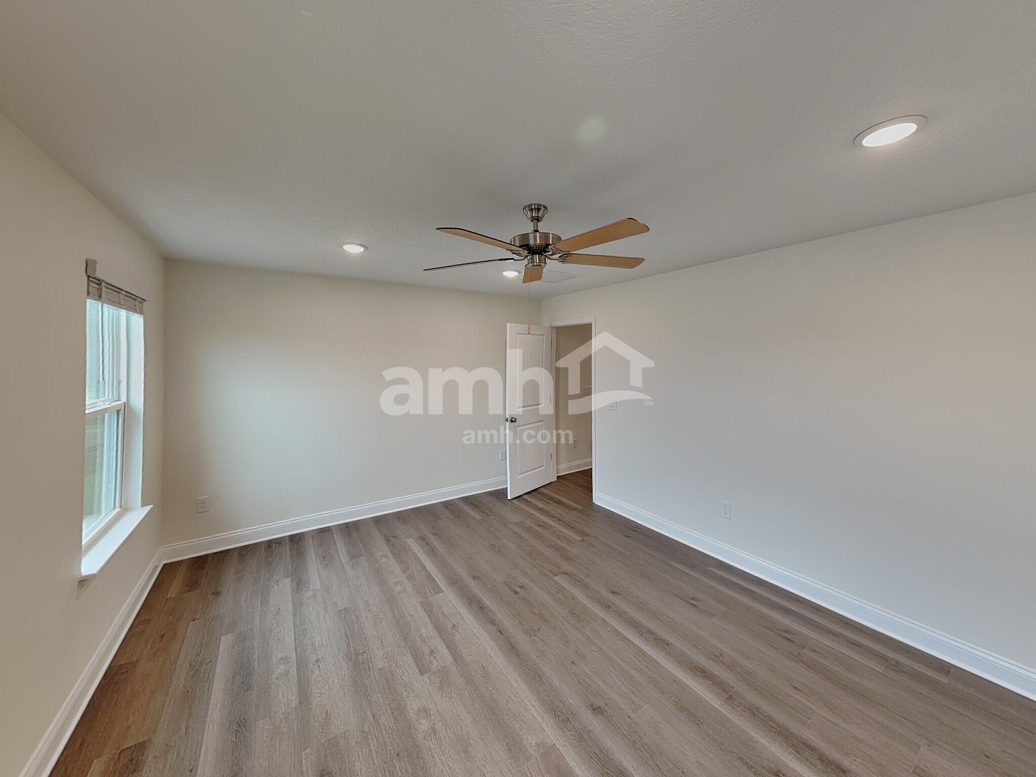 Building Photo - 5709 Oesterle Rd