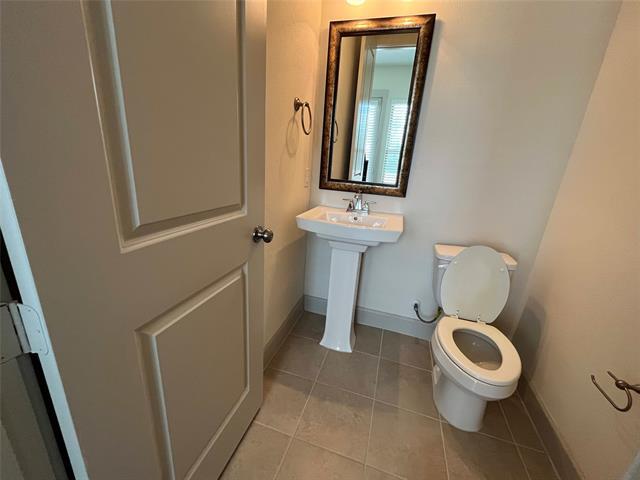 Building Photo - 7200 San Saba Dr