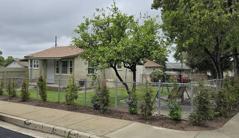 Primary Photo - 421 N Acacia St