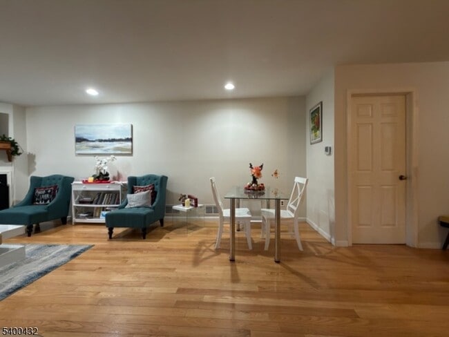 Building Photo - 68 Patriots Rd