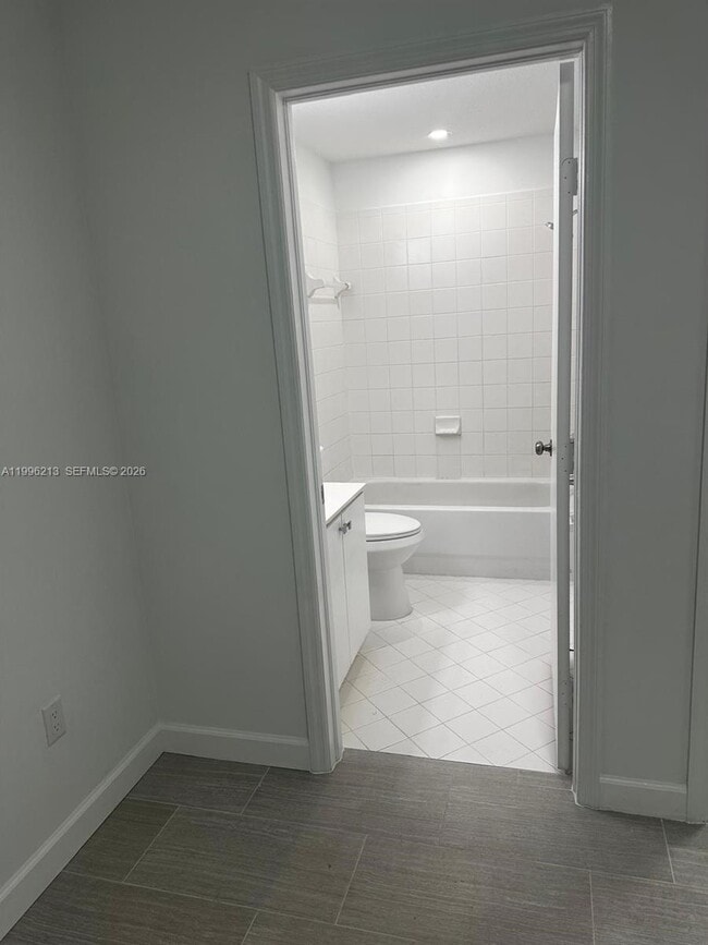 Building Photo - 2930 SE 12th Rd