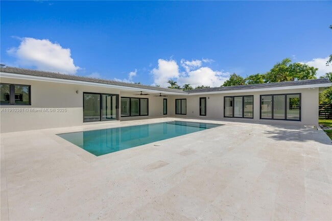 Building Photo - 8000 SW 139th Ter