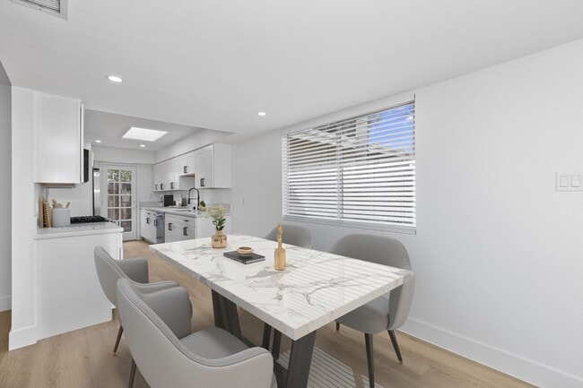 Building Photo - 6910 Eberhart St