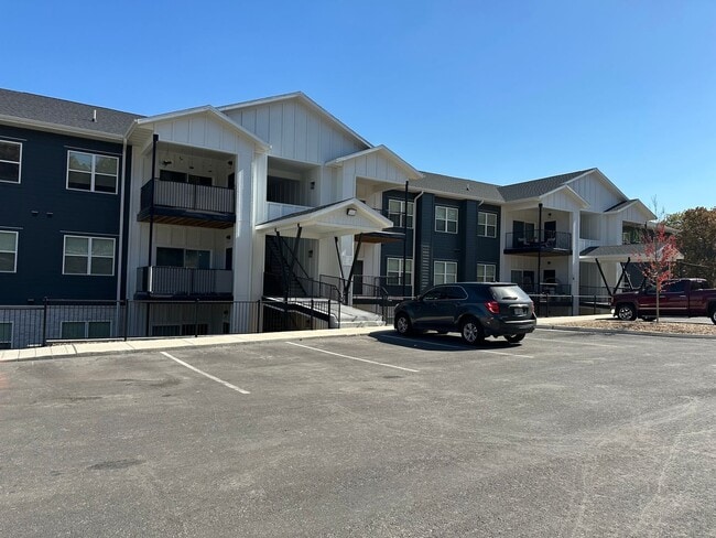 Building Photo - 750 Windsor court