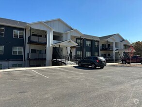Building Photo - Golf Quarters - GQ 107