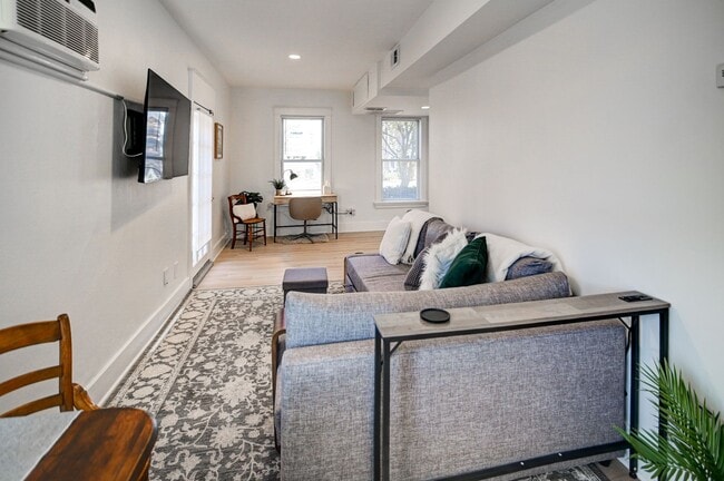 Building Photo - Jenifer Street