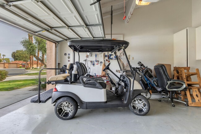 Building Photo - 17 Lugo Dr