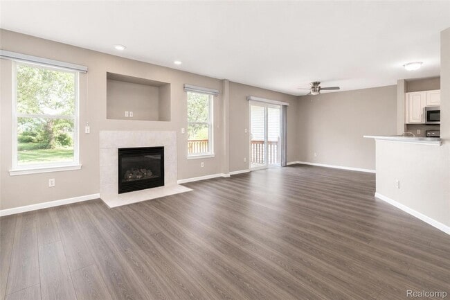 Building Photo - 22733 Coachlight Cir