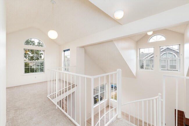 Building Photo - 6775 S Ivy St