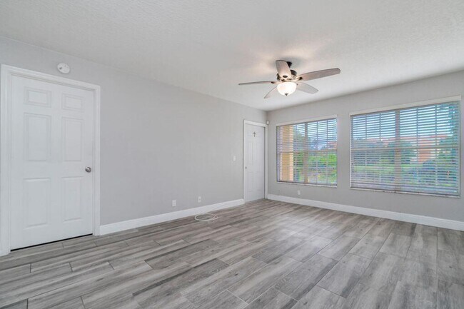 Building Photo - 6324 La Costa Dr