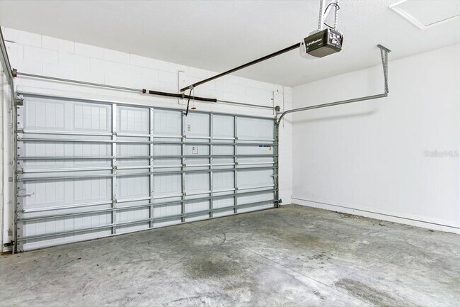 Building Photo - 2669 Peony Dr