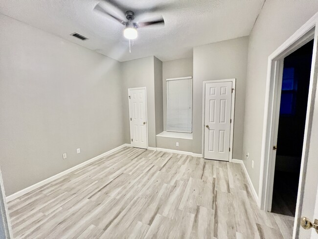 Bedroom 2 has a full appointed bath - 2829 Indigo Bay Dr